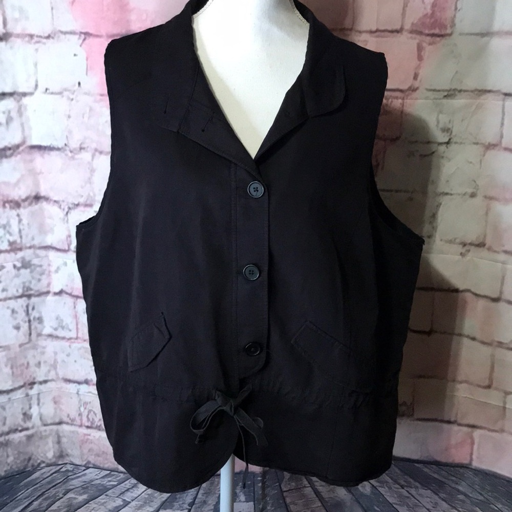 Military Vest style Old Navy xxL